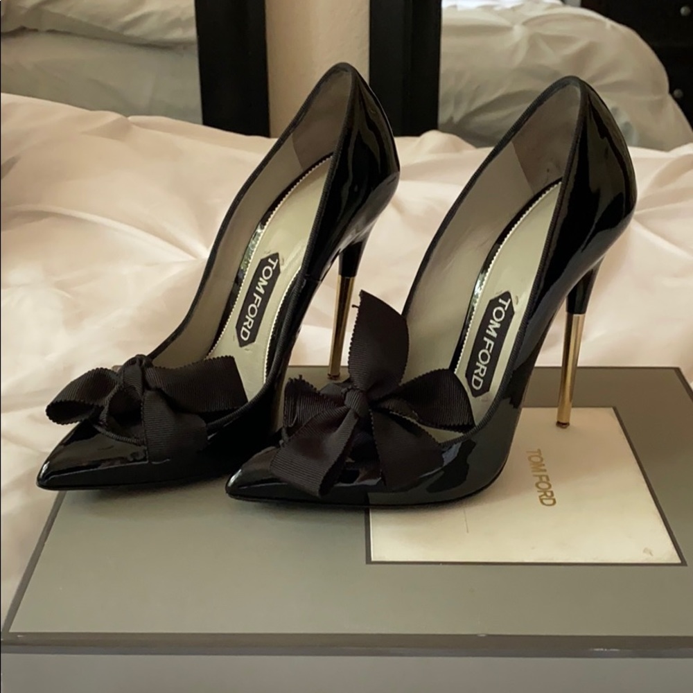 Tom Ford patent leather pointed toe pumps